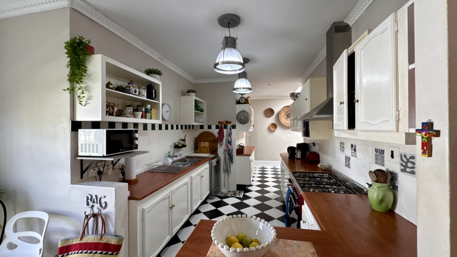 To Let 3 Bedroom Property for Rent in Tokai Western Cape